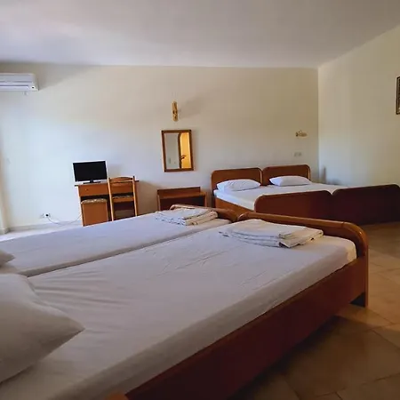 Otel Artemis 3*