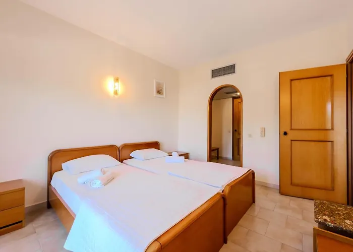 Artemis 酒店 Prínos